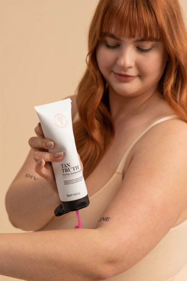 Tantruth Tan Exfoliating Scrub Isepruunistamise eelne koorimisgeel 250ml - Image 3