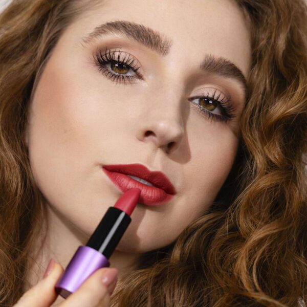 Artdeco Couture Huulepulga täide 725 "matte ruby" - Image 5